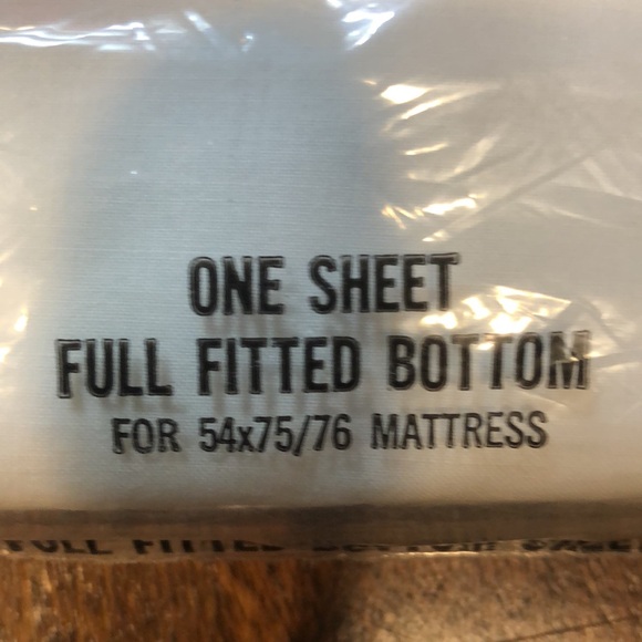 Fitted bottom sheet for full bed NWT - Picture 4 of 8